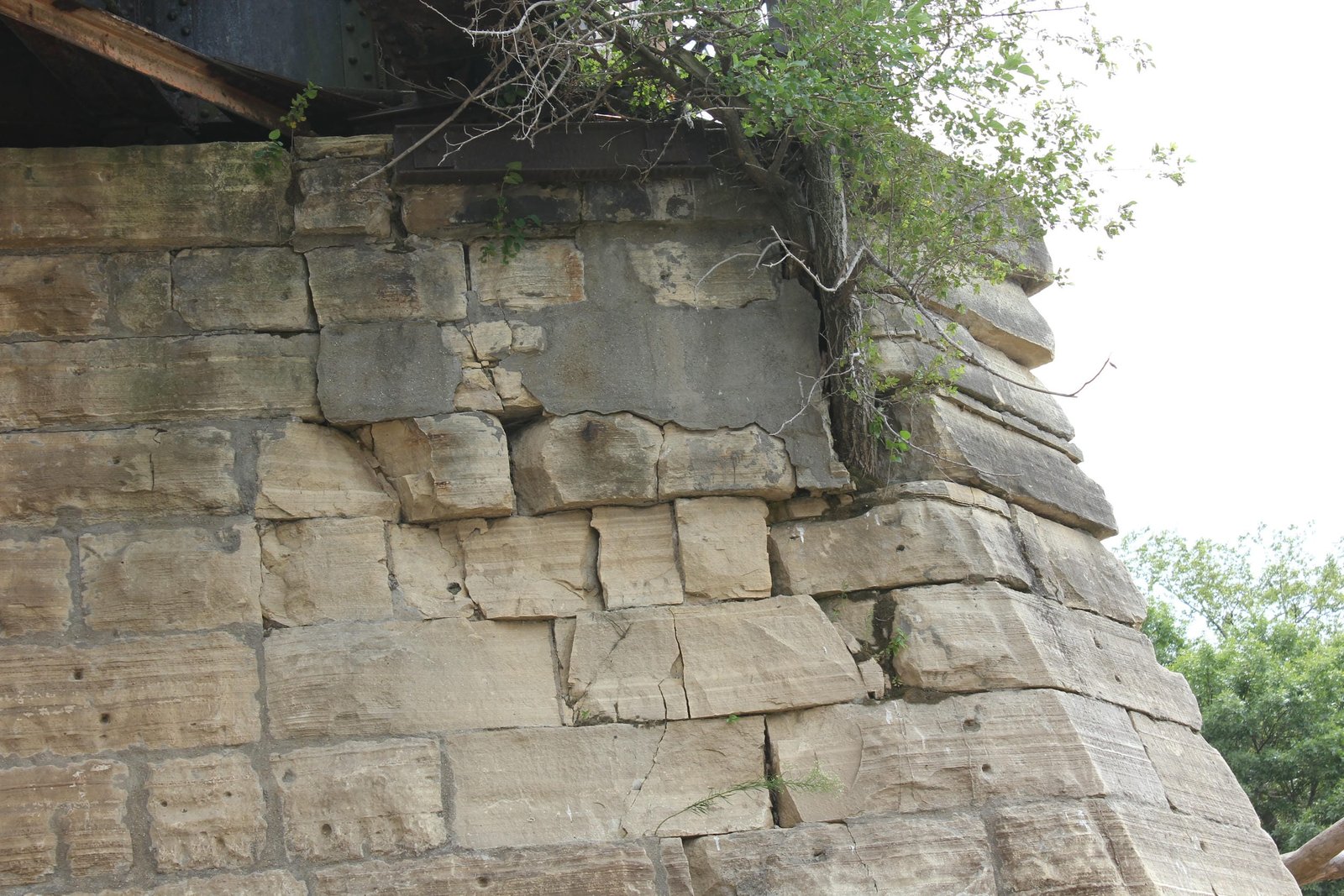 Severe damage to west pier